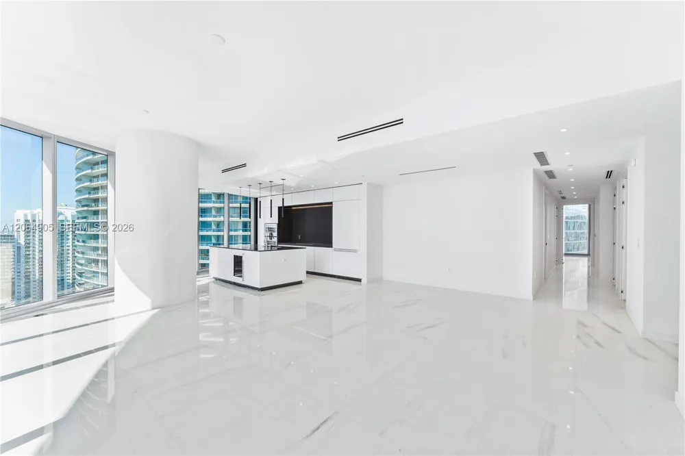 300 Biscayne Blvd Way #3507 Miami, FL 33131