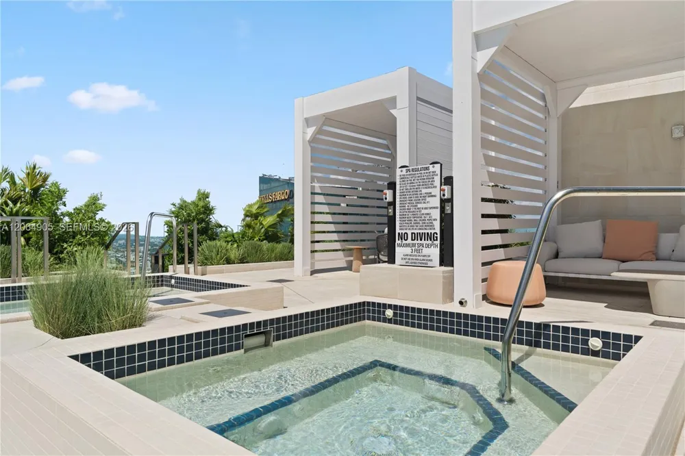 300 Biscayne Blvd Way #3507 Miami, FL 33131