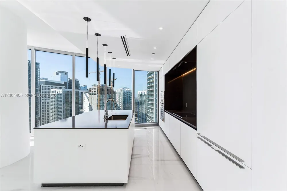 300 Biscayne Blvd Way #3507 Miami, FL 33131
