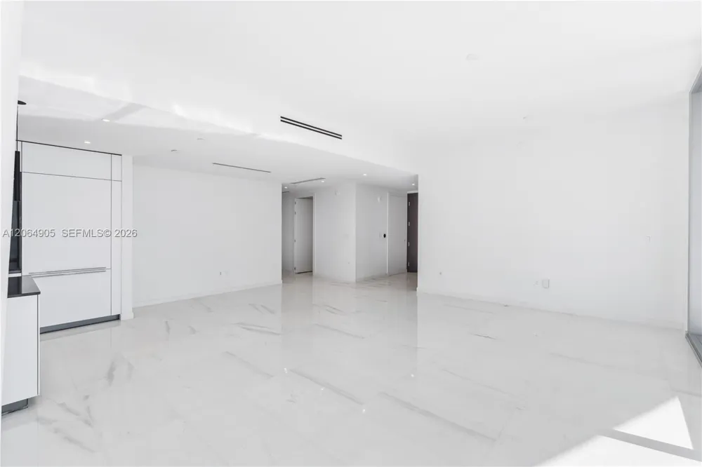 300 Biscayne Blvd Way #3507 Miami, FL 33131