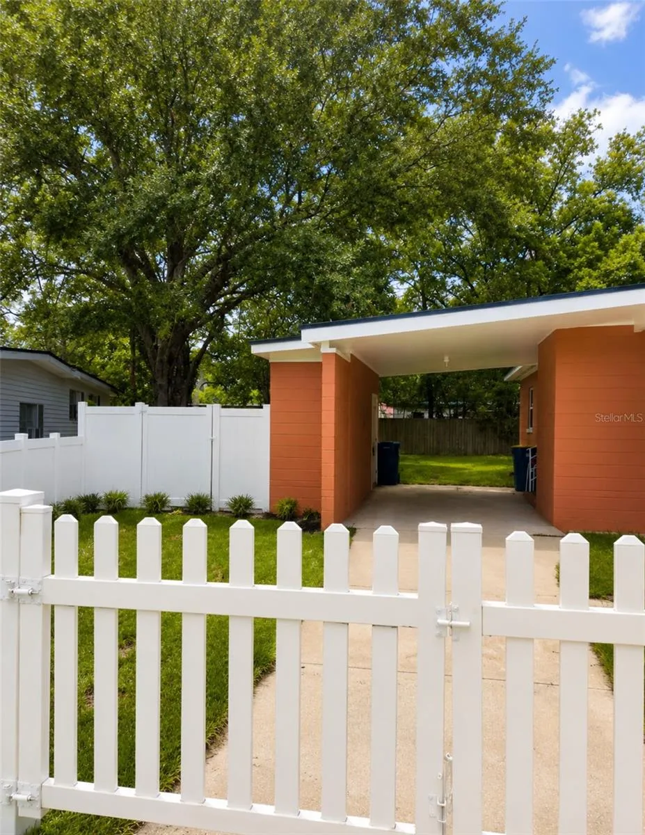 6160 STRAWFLOWER PLACE Jacksonville, FL 32209