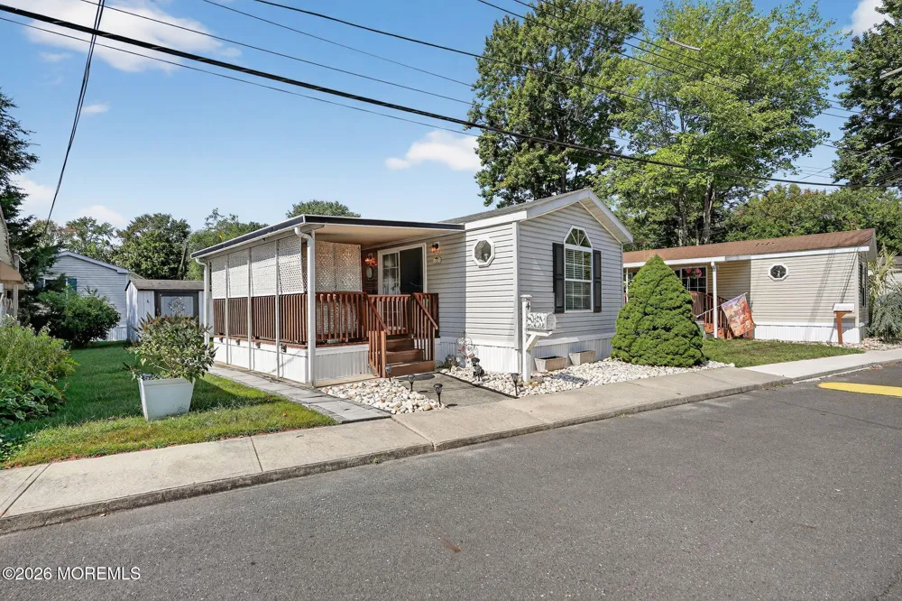 4 South Drive East Windsor, NJ 08520