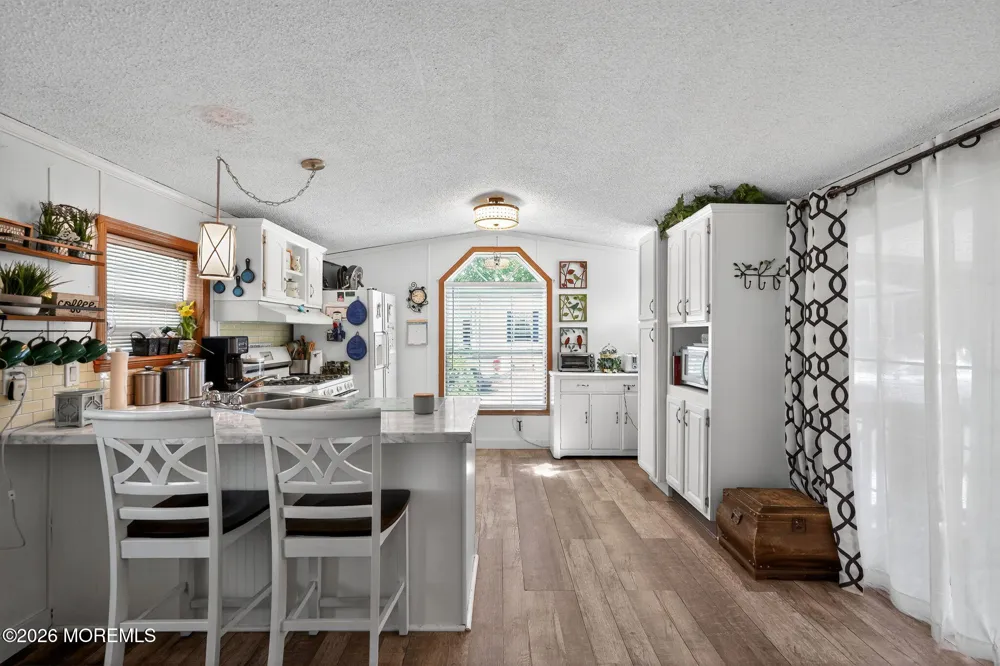 4 South Drive East Windsor, NJ 08520