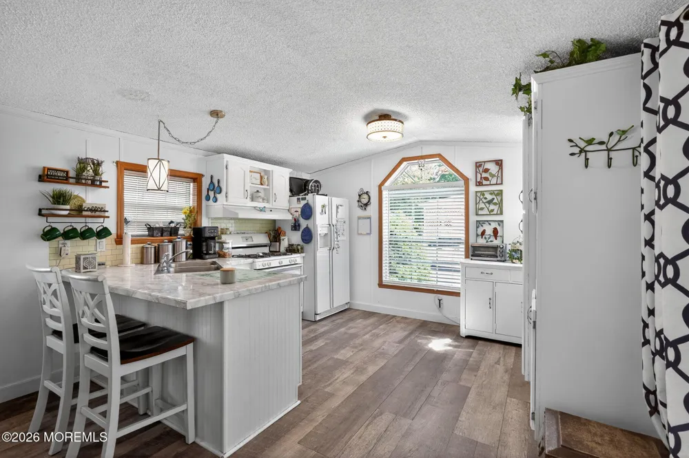 4 South Drive East Windsor, NJ 08520