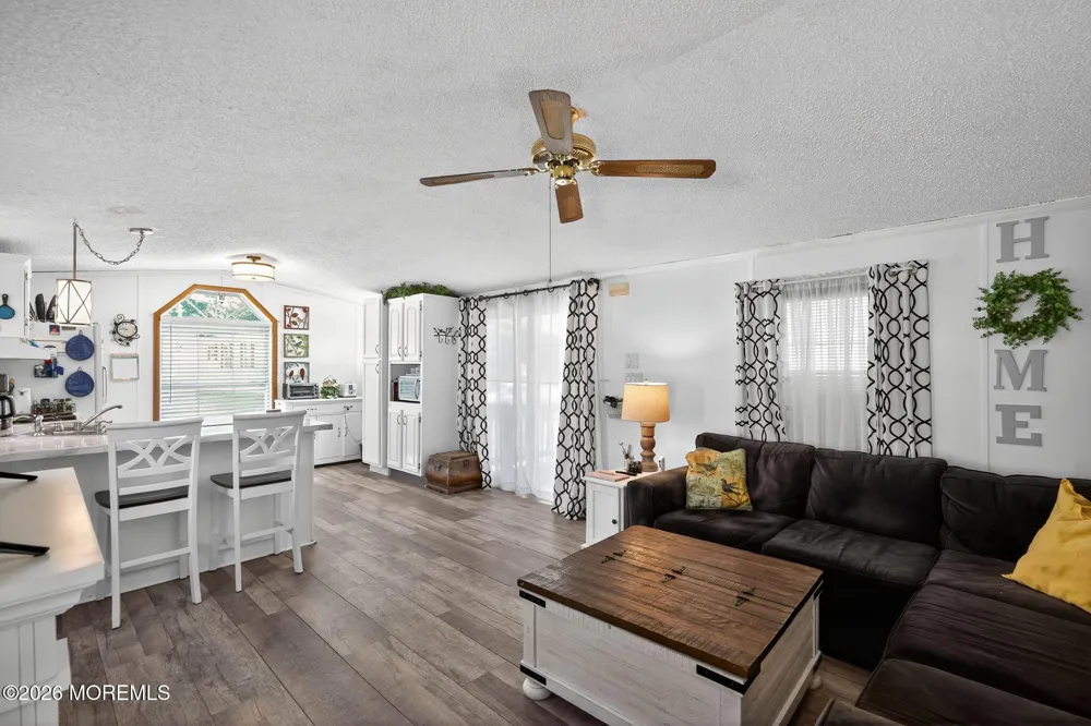 4 South Drive East Windsor, NJ 08520