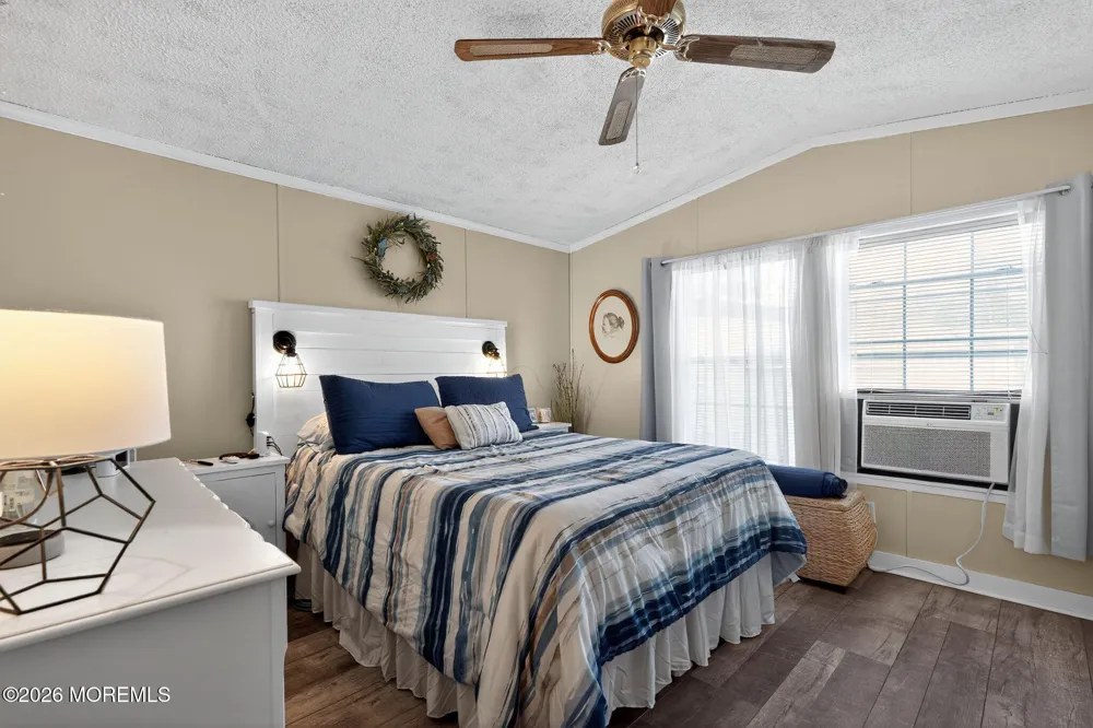 4 South Drive East Windsor, NJ 08520