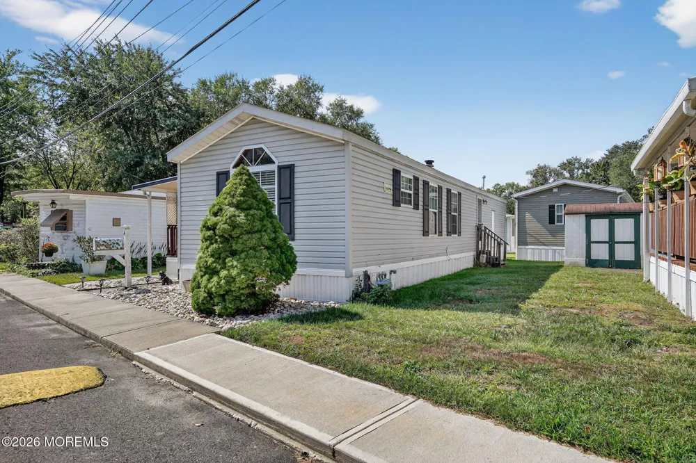 4 South Drive East Windsor, NJ 08520