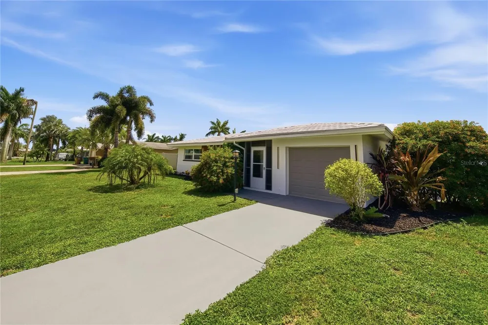 3106 SE 18TH PLACE Cape Coral, FL 33904