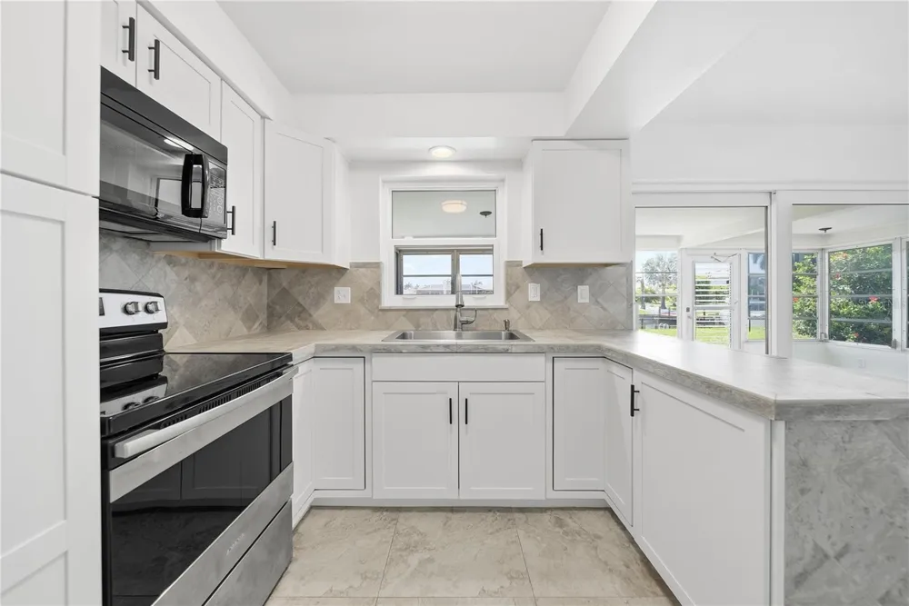 3106 SE 18TH PLACE Cape Coral, FL 33904