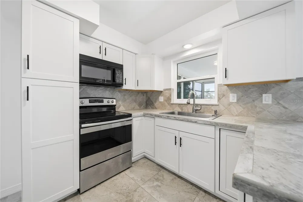 3106 SE 18TH PLACE Cape Coral, FL 33904
