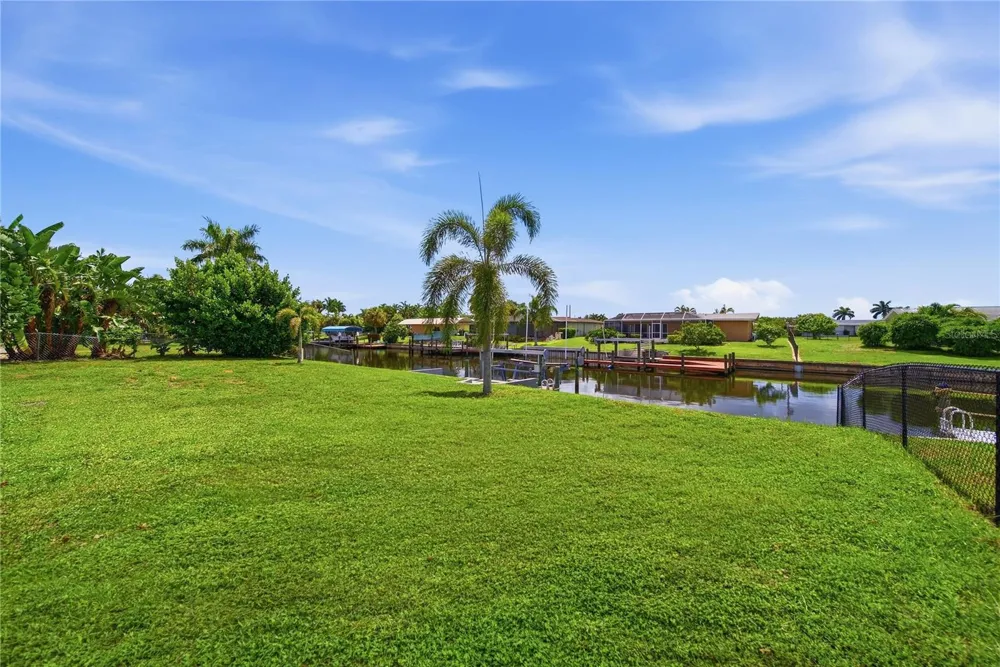 3106 SE 18TH PLACE Cape Coral, FL 33904