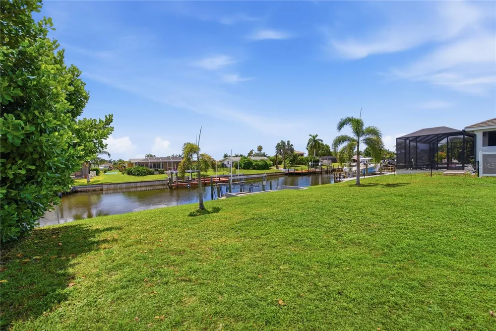 3106 SE 18TH PLACE Cape Coral, FL 33904