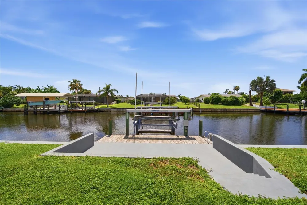 3106 SE 18TH PLACE Cape Coral, FL 33904