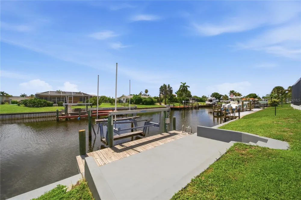 3106 SE 18TH PLACE Cape Coral, FL 33904