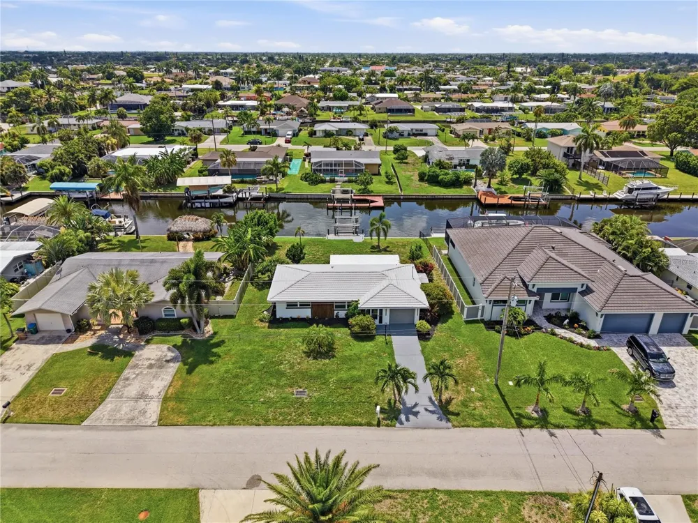 3106 SE 18TH PLACE Cape Coral, FL 33904