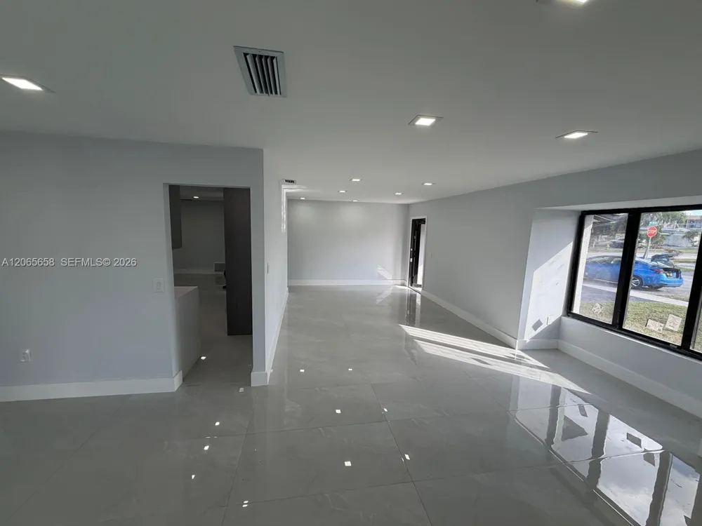 10581 NW 28th Mnr Sunrise, FL 33322
