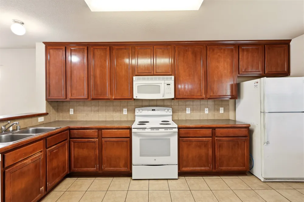 3528 KIMBERLY LANE Balch Springs, TX 75180