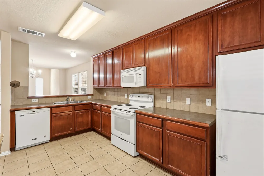 3528 KIMBERLY LANE Balch Springs, TX 75180