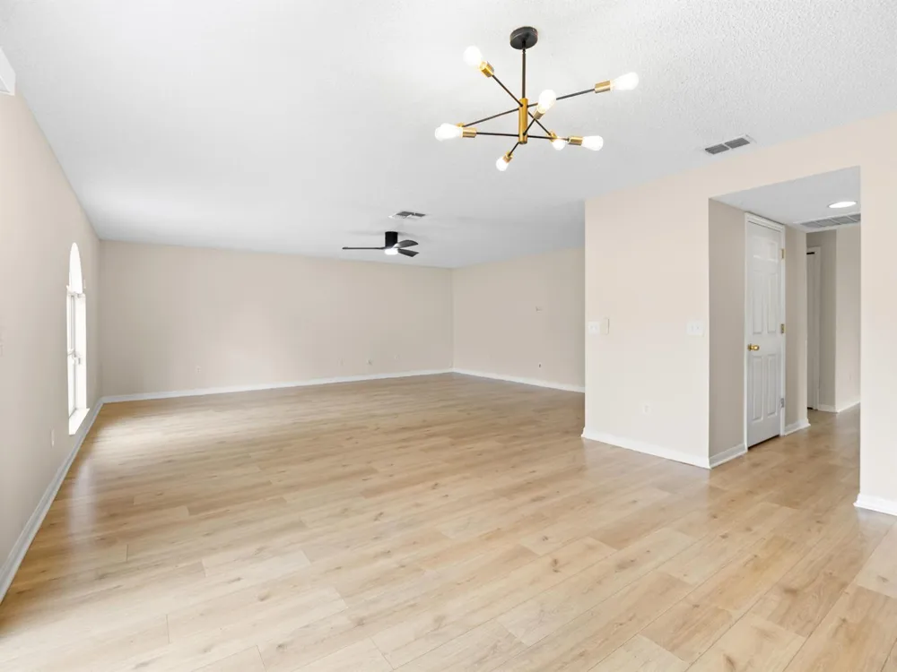 1204 25TH TERRACE SW Vero Beach, FL 32968