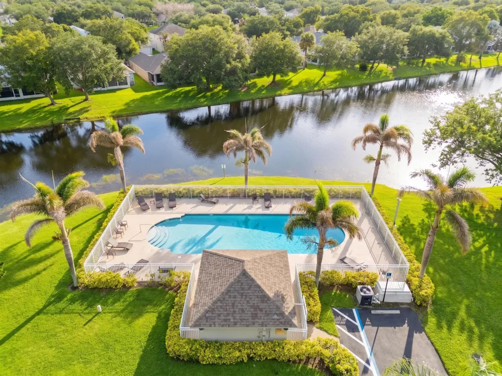 1204 25TH TERRACE SW Vero Beach, FL 32968