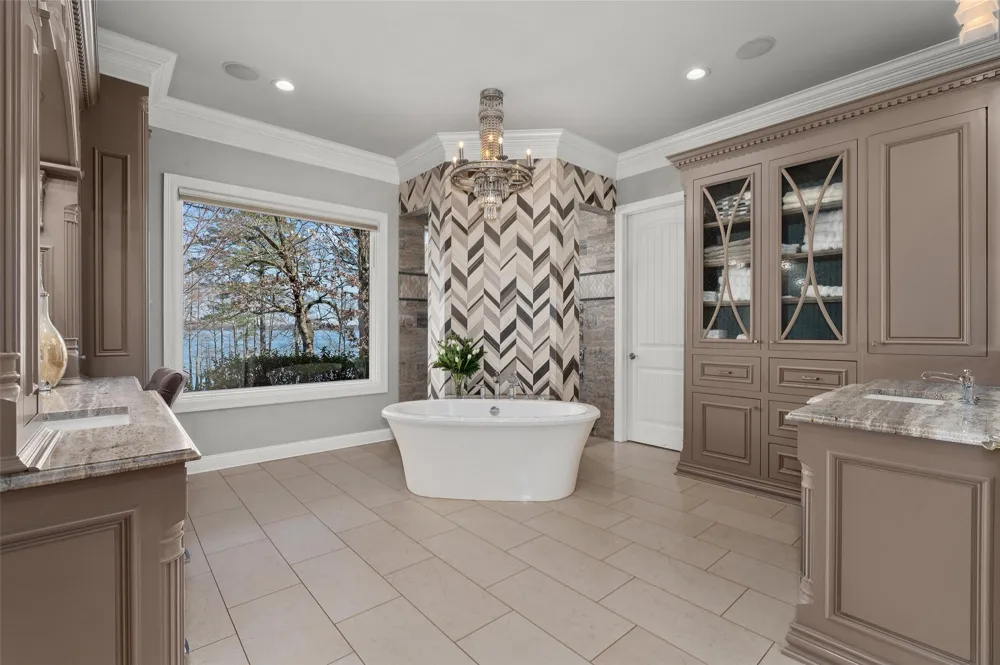 8081 Lords Way Mooringsport, LA 71060