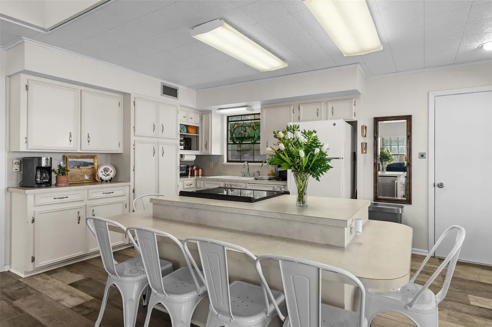 8081 Lords Way Mooringsport, LA 71060