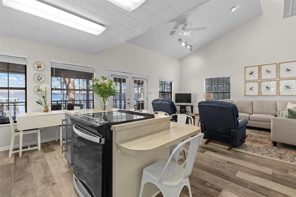 8081 Lords Way Mooringsport, LA 71060