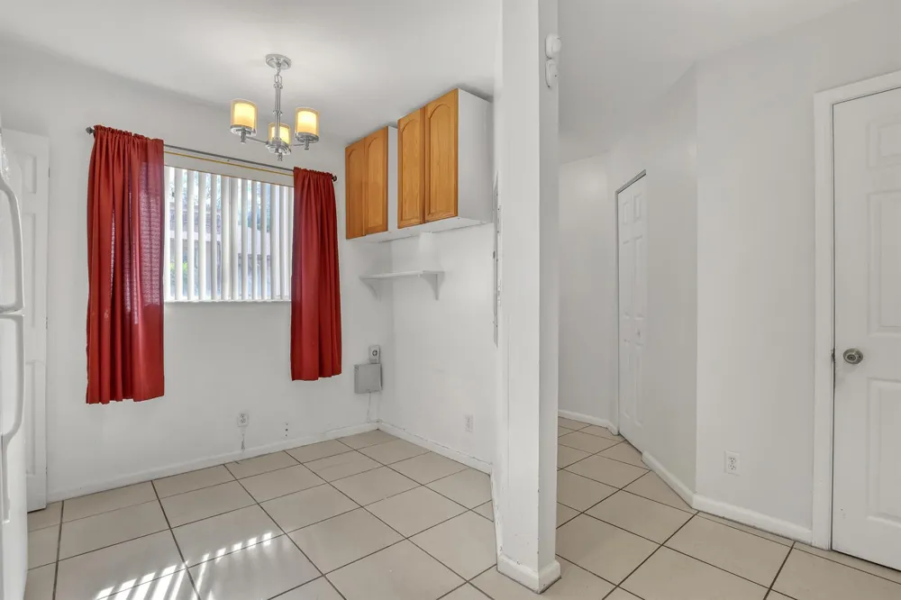 1970 LAKEVIEW DRIVE W Royal Palm Beach, FL 33411