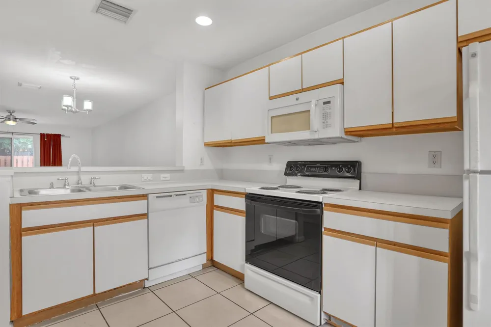 1970 LAKEVIEW DRIVE W Royal Palm Beach, FL 33411