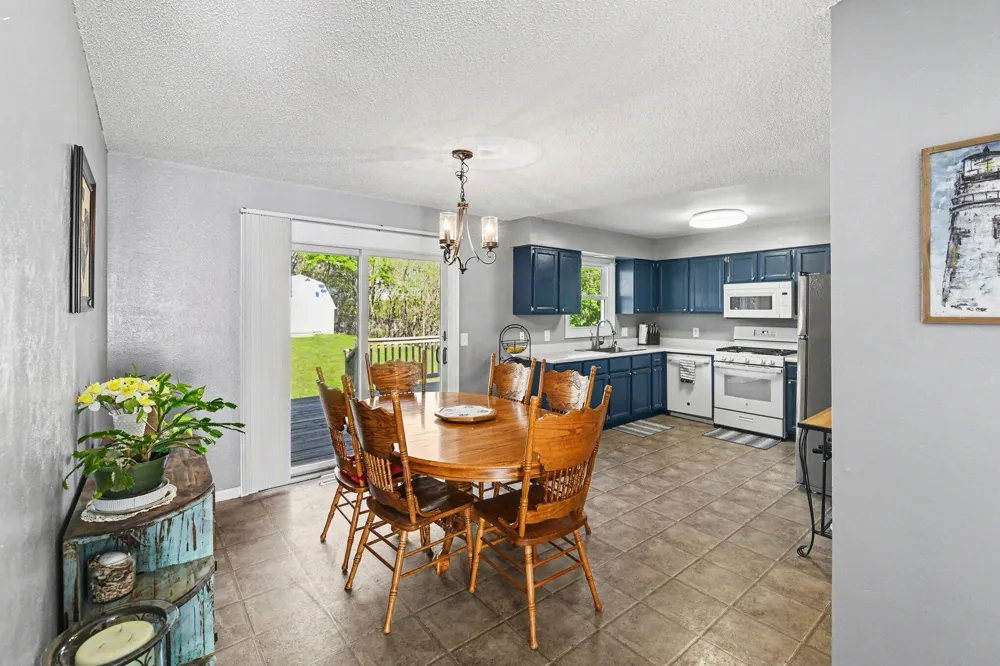 7418 Aumack Drive Eau Claire, MI 49111