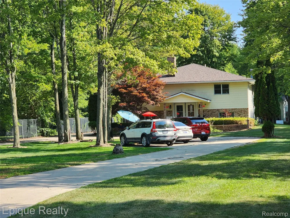 5629 Lapeer Road Kimball Township, MI 48074