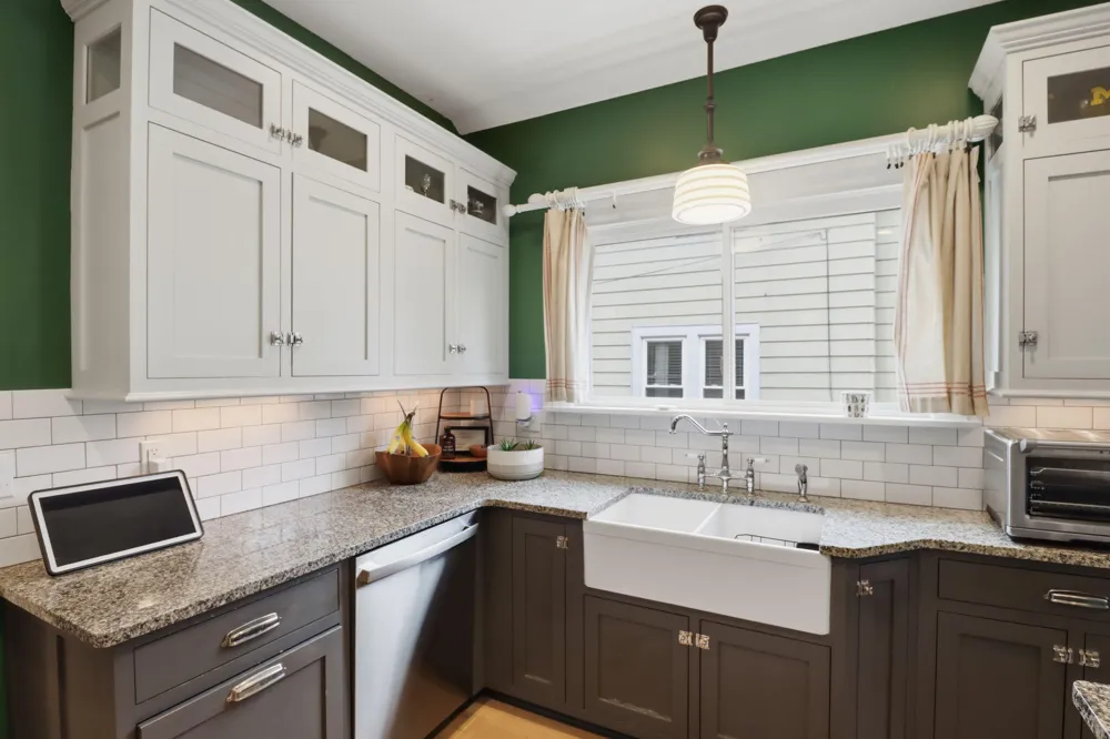 1012 Pearl Street St. Joseph, MI 49085