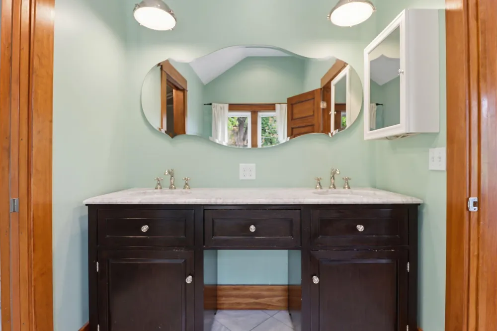 1012 Pearl Street St. Joseph, MI 49085