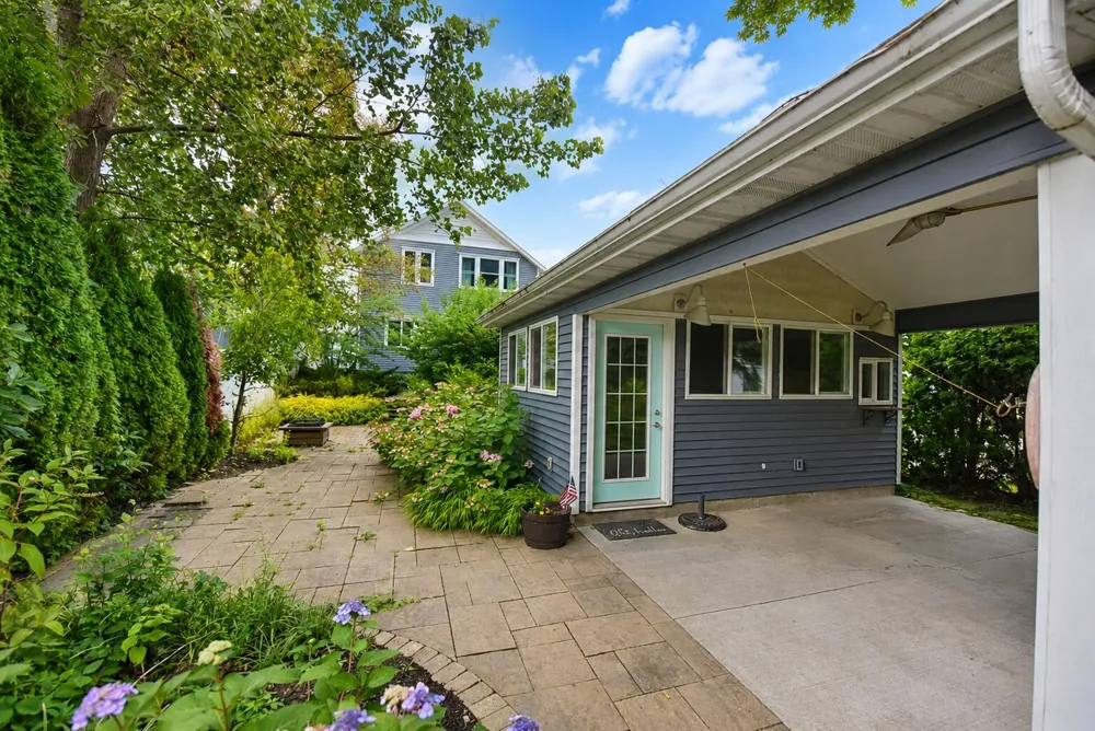 1012 Pearl Street St. Joseph, MI 49085