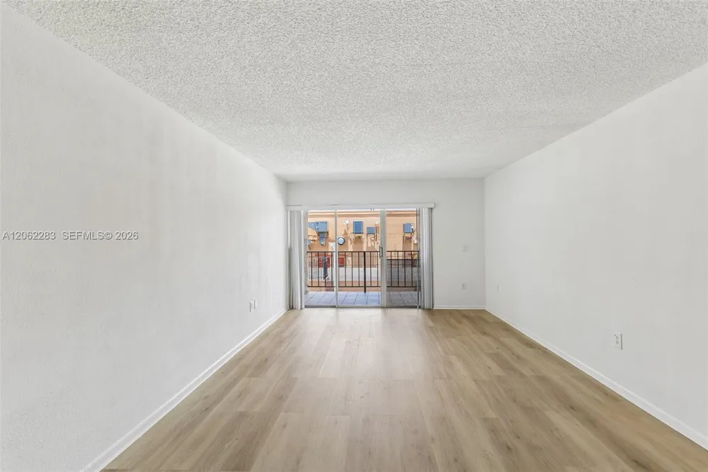 1900 W 68th St #B203 Hialeah, FL 33014