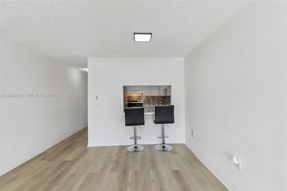 1900 W 68th St #B203 Hialeah, FL 33014