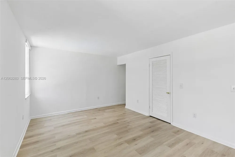 1900 W 68th St #B203 Hialeah, FL 33014