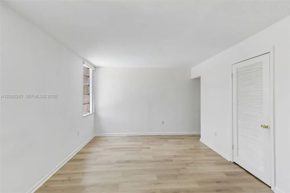 1900 W 68th St #B203 Hialeah, FL 33014
