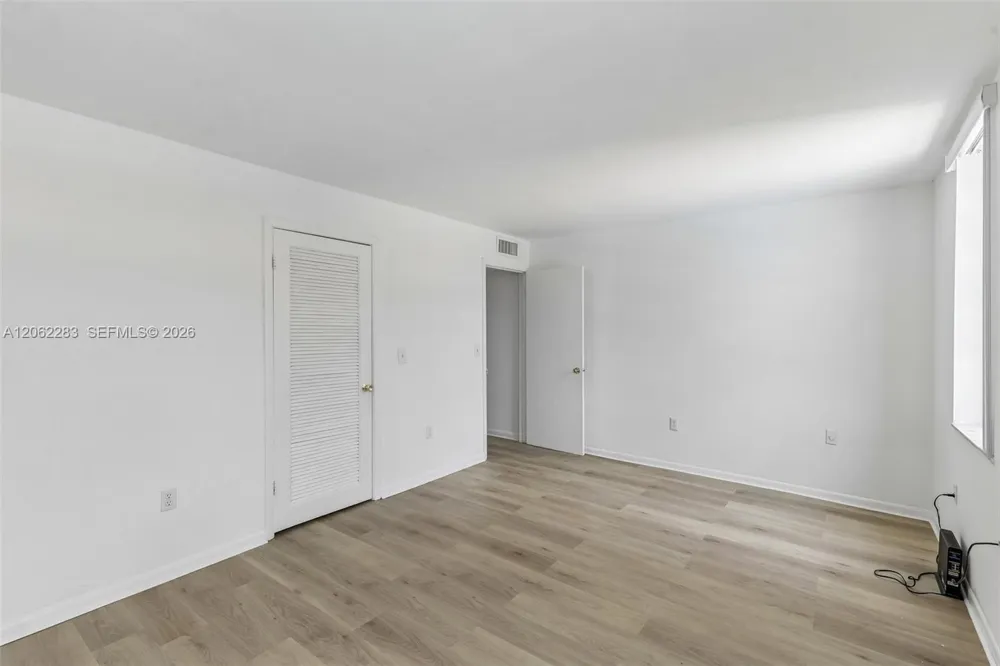 1900 W 68th St #B203 Hialeah, FL 33014