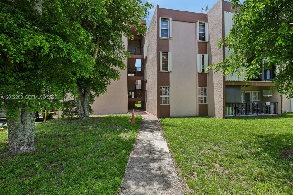 1900 W 68th St #B203 Hialeah, FL 33014