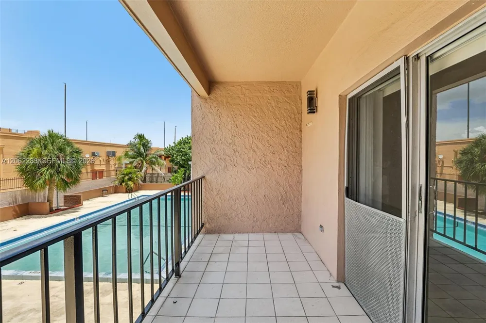 1900 W 68th St #B203 Hialeah, FL 33014