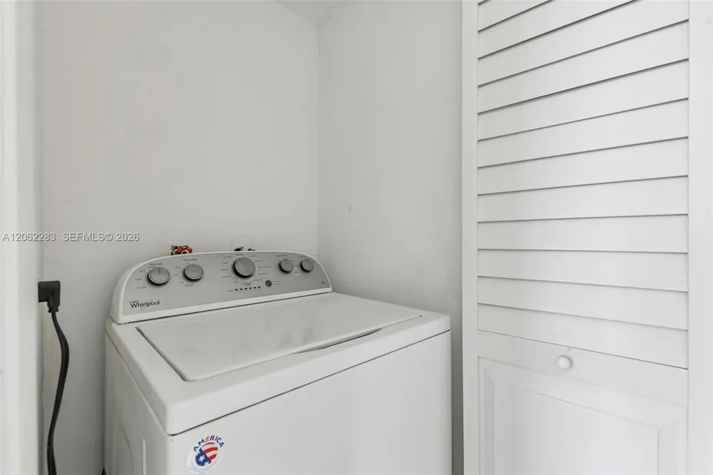 1900 W 68th St #B203 Hialeah, FL 33014