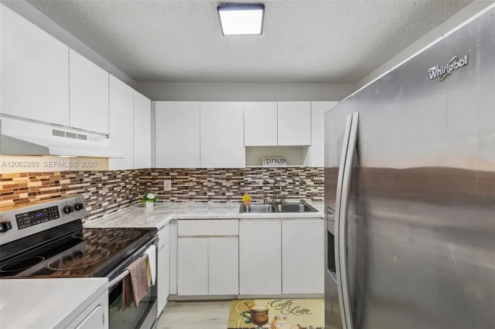 1900 W 68th St #B203 Hialeah, FL 33014