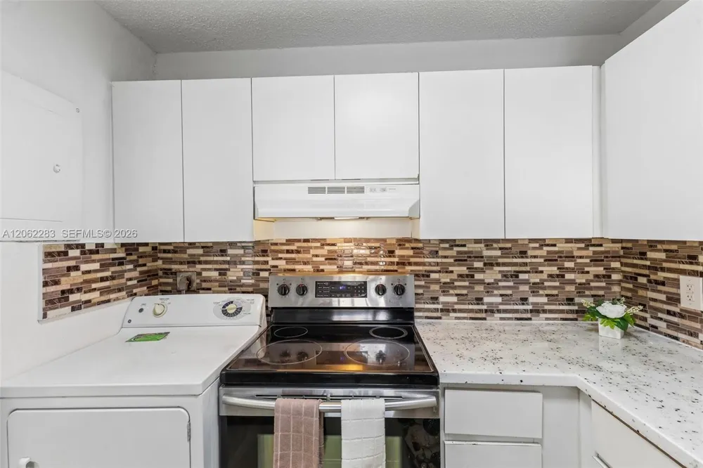 1900 W 68th St #B203 Hialeah, FL 33014