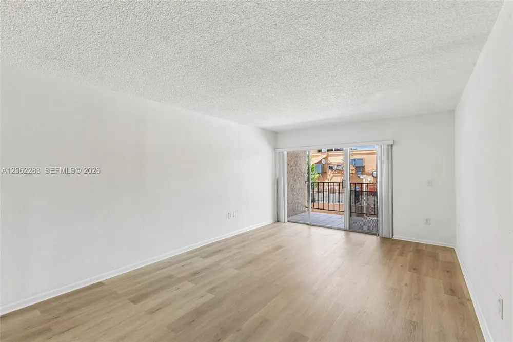 1900 W 68th St #B203 Hialeah, FL 33014