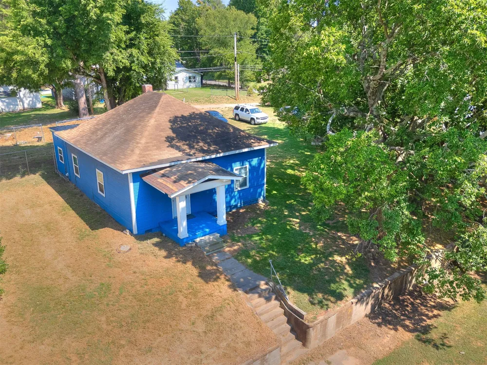631 S Seminole Avenue Okmulgee, OK 74447