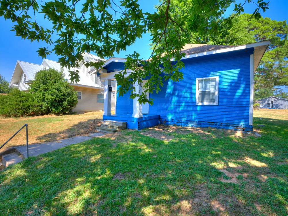 631 S Seminole Avenue Okmulgee, OK 74447