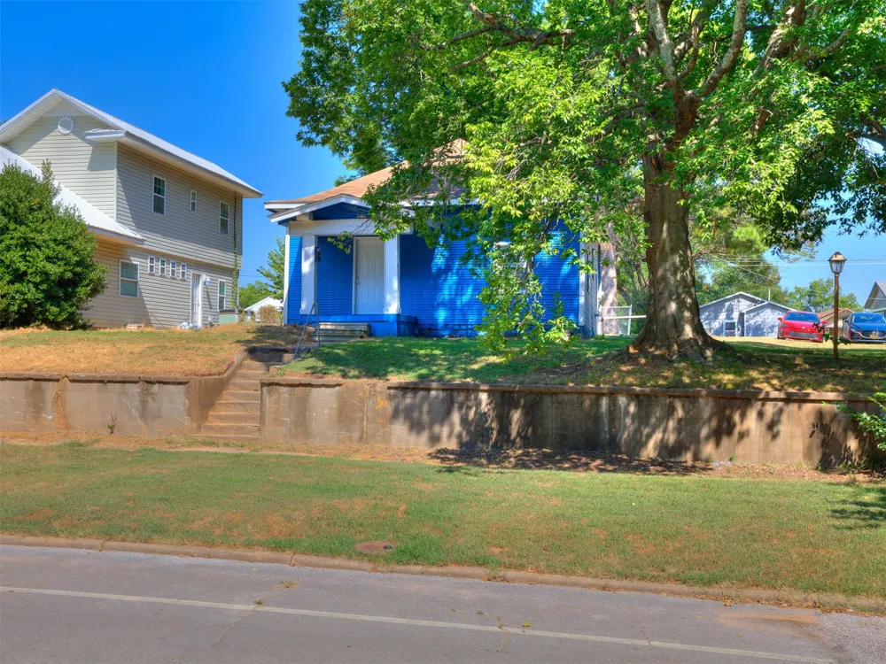 631 S Seminole Avenue Okmulgee, OK 74447