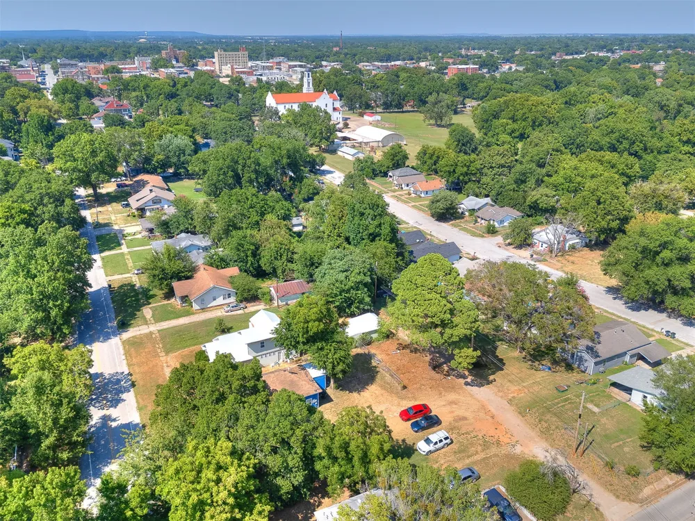 631 S Seminole Avenue Okmulgee, OK 74447