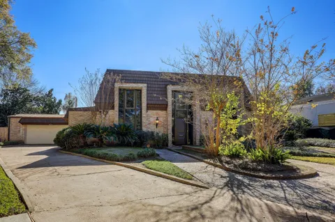 5203 Braesvalley Drive